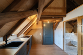 Eingangsbereich mit Kochzeile - 1 Zimmer Dachgeschoßwohnung zur Miete in Weiler bei Bingen