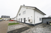 Ansicht rechts - Zweifamilienhaus mit 215,26 m&sup2; in Grolsheim zum Kaufen