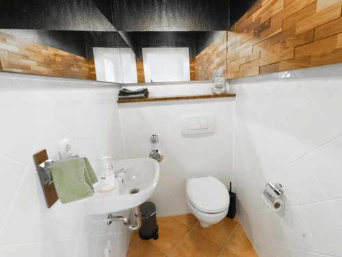 WC - 
