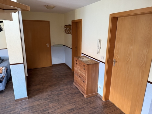 Diele - Maisonettenwohnung mit 90,00 m&sup2; in Allmersbach im Tal / Heutensbach zum Kaufen