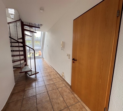 Eingangstür mit Treppe - 