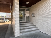 Hauszugang - Wohn- & Geschäftshaus mit 237,76 m&sup2; in Stuttgart / Vaihingen zum Kaufen