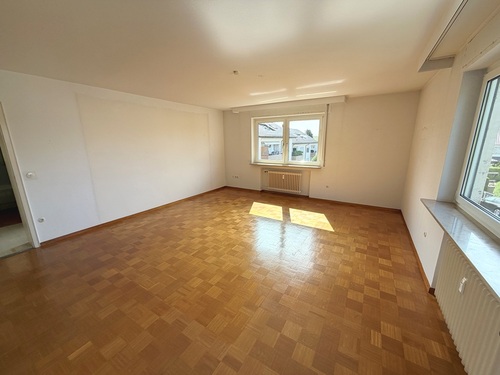 Wohnzimmer - 4 Zimmer 4- Zimmerwohnung zum Kaufen in Rechberghausen