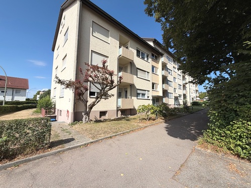 Hausasicht - '108 m² Wohnkomfort: Attraktive 4-Zimmer-Wohnung am Sonnenberg in Rechberghausen'
