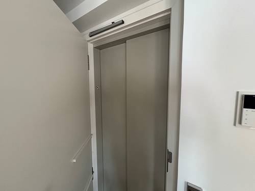 Aufzug Wohnung - 4.5 Zimmerwohnung mit 90,00 m² in Esslingen am Neckar / Mettingen zum Kaufen