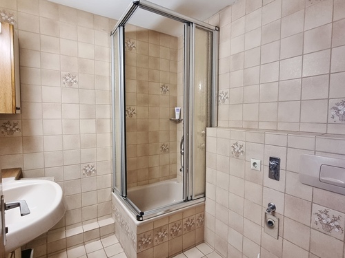 Bad - 1- Zimmerwohnung mit 34,60 m² in Stuttgart / Botnang zum Kaufen