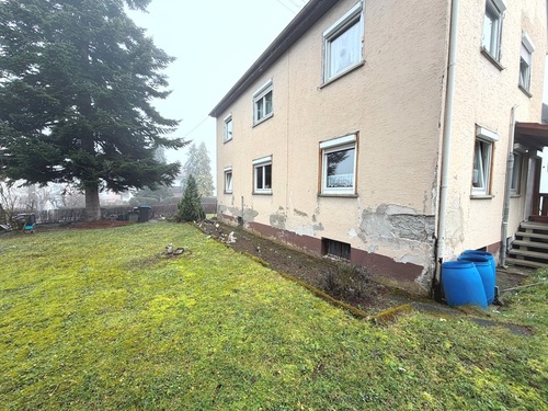 Hausansicht - 8 Zimmer Zweifamilienhaus in Notzingen