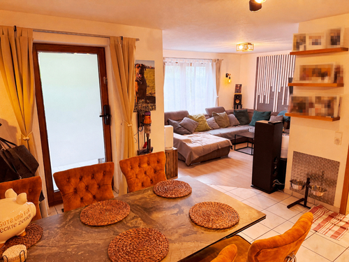 Wohn/Essbereich - 'Familienfreundliche 4-Zimmer-Wohnung mit Terrasse und Gartenanteil'