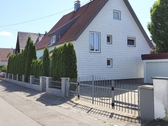 Gesamtansicht - 6 Zimmer Zweifamilienhaus zum Kaufen in Augsburg / Bärenkeller
