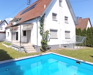 Wohntraum in Augsburg-Bärenkeller Ein- oder Zweifamilienhaus mit Pool - Augsburg / Bärenkeller