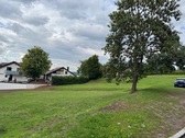 Grünfläche in der Nachbarschaft - 