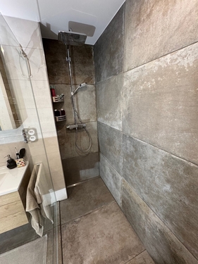 Bodentiefe Monsundusche - 