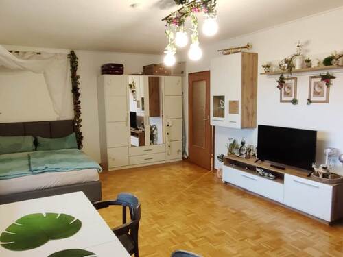 Zimmer - ”Gut geschnittene 1-Zi.-ETW mit Aufzug und Stellplatz in gepflegter Wohngegend von Tamm”