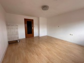 Zimmer 1 mit Blick Tür - 'Charmantes Wohnen über den Dächern von Stuttgart-West – Nähe Hölderlinplatz'