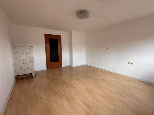 Zimmer 1 mit Blick Tür - 'Charmantes Wohnen über den Dächern von Stuttgart-West – Nähe Hölderlinplatz'