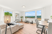 Wohn-/Essbereich - 'Wohnen mit Ausblick - Modernisierte 2,5-Zimmer Wohnung mit zwei Terrassen in Esslingen'