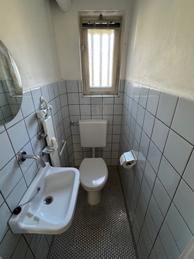 WC mit Fenster - 