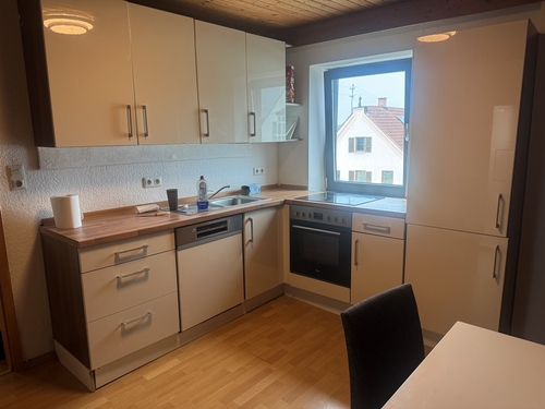 Küche - 'Vermietete, zentrumsnahe und großzügige 4-Zi.-DG Wohnung in Thannhausen'