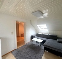 Kompakte und möblierte 3-Zimmer-Dachgeschosswohnung im herzen von Altbach