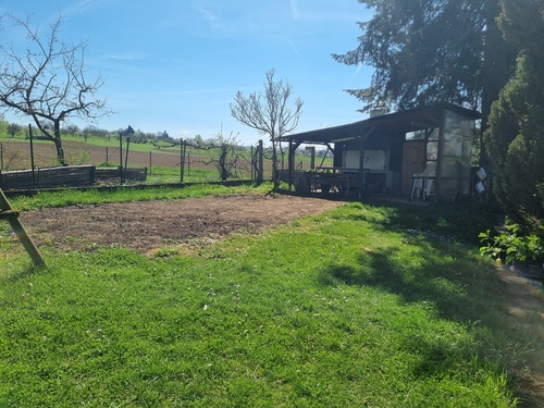 Garten - 'Modernes 2-FH in Reutlingen mit großem Grundstück, Winterbalkon, 2 Garagen & Vermietungspotenzial'