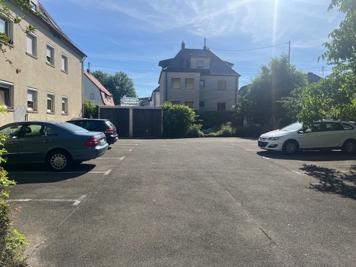 Stellplätze - 21 Zimmer Mehrfamilienhaus, Wohnhaus in Nürtingen
