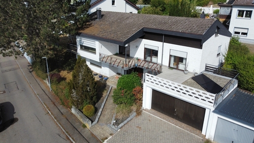 Ansicht Außen - 7 Zimmer Einfamilienhaus zum Kaufen in Herbrechtingen
