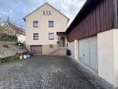 Hausansicht & Hof - 6 Zimmer Zweifamilienhaus zum Kaufen in Remseck am Neckar / Hochberg