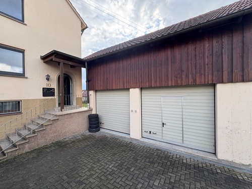 Garage - 6 Zimmer Zweifamilienhaus in Remseck am Neckar / Hochberg