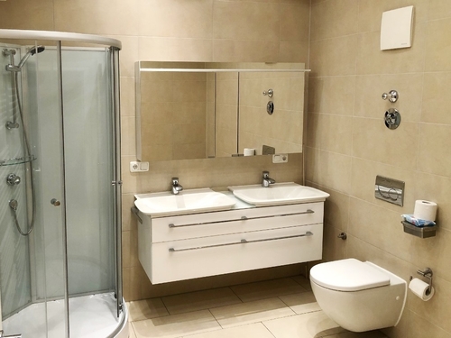 Bad - großzügige, moderne und sanierte 4-Zi.-Loftwohnung in guter Lage von Augsburg-Pfersee