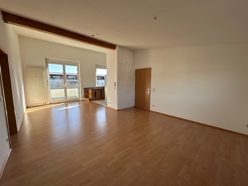 Wohnen mit Blick auf Essbereich - 4 Zimmer Dachgeschoßwohnung in Kornwestheim