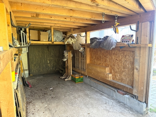 Garage - 