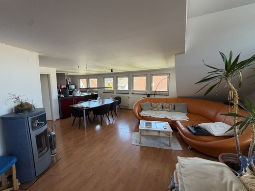 Wohnzimmer - 4 Zimmer Dachgeschoßwohnung in Sontheim an der Brenz