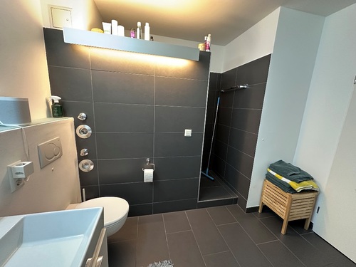 Bad mit begehbarer Dusche - 