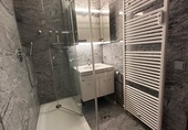Bad mit Dusche - 