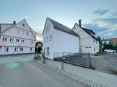 Hausansicht - 6 Zimmer Mehrfamilienhaus, Wohnhaus in Schwäbisch Gmünd
