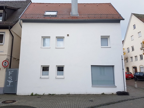 Hausansicht - 6 Zimmer Mehrfamilienhaus, Wohnhaus zum Kaufen in Schwäbisch Gmünd