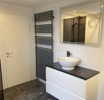 Großes 2-FH in A-Bärenkeller mit großzügigem Grundstück u. 3 Garagen zur Vermietung oder Selbstbezug - Augsburg / Bärenkeller