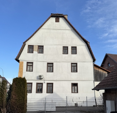 Ansicht von Westen - 25 Zimmer Wohn- & Geschäftshaus in Nufringen