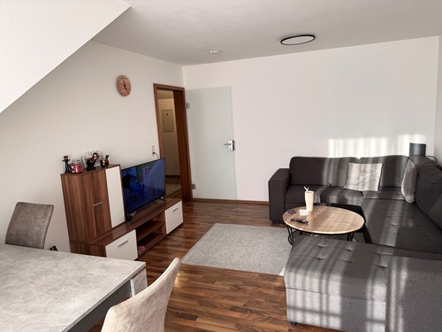 Wohnen 2 - 3 Zimmer Dachgeschoßwohnung in Böblingen