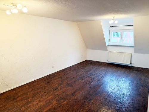 Wohnzimmer - 3 Zimmer Maisonettenwohnung in Bönnigheim