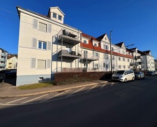 Raum zum Leben: Große 3,5-Zimmer-Wohnung im beliebten Bethlehem-Carré - Esslingen am Neckar / Mettingen