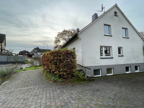 Seitenansicht - Einfamilienhaus mit 150,00 m&sup2; in Windeck zum Kaufen