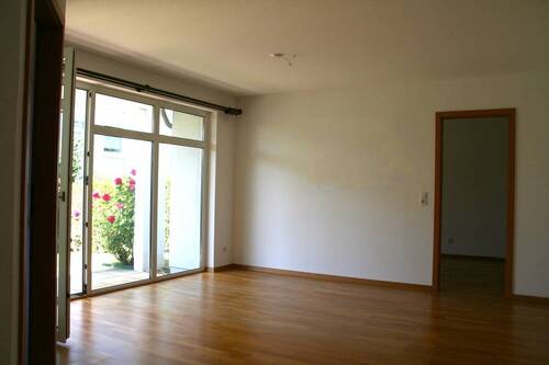 Wohnzimmer_Zugang_Schlafzimmer_001 - 