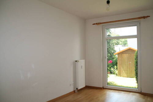 Schlafzimmer_Zugang_Garten_001 - 