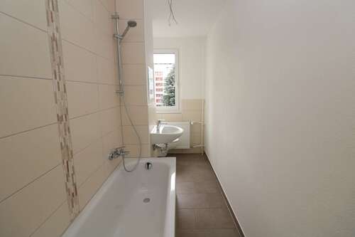 Foto - Wohnung zum Mieten in Freiberg 339,00 € 48.02 m²