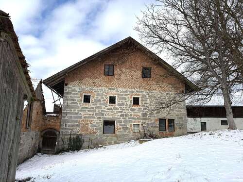 Foto - Haus zum Kaufen in Tittling 209.000,00 € 243 m²