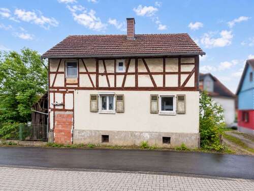 Foto - Haus zum Kaufen in Bebra 80.000,00 € 104 m²