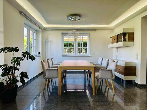 Foto - Haus zum Mieten in Lüneburg 2.000,00 € 165 m²