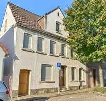Haus zum Kaufen in Blomberg 99.000,00 € 233.74 m²