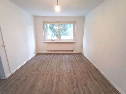 Foto - Wohnung zum Mieten in Borna 263,48 € 47 m²